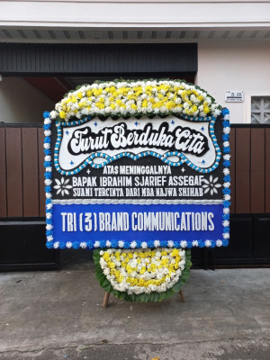 Papan Bunga Duka di Dukun